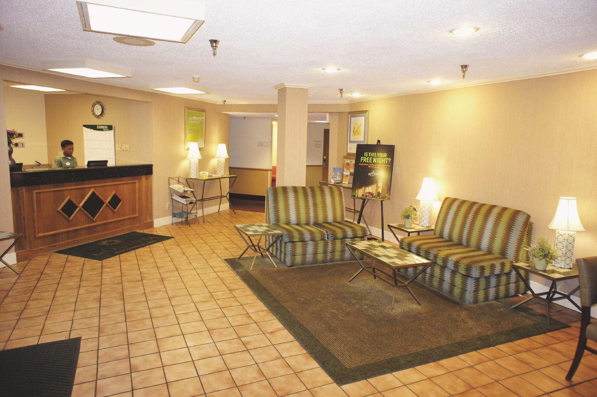 Hotel Baymont By Wyndham Columbia, Mo 3*