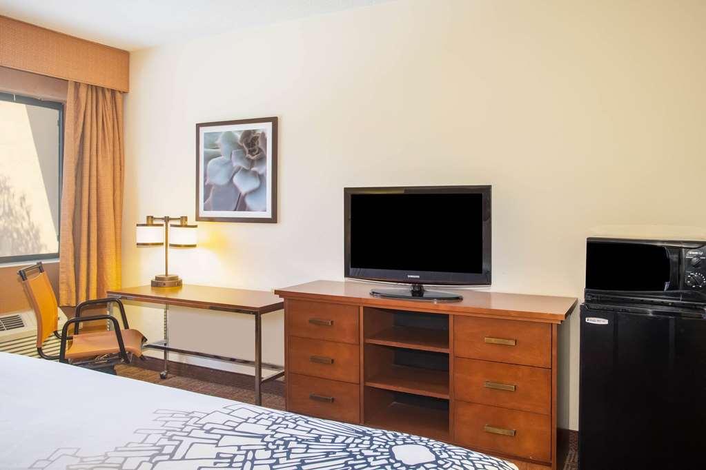 Hotel Baymont By Wyndham Columbia, Mo 3*