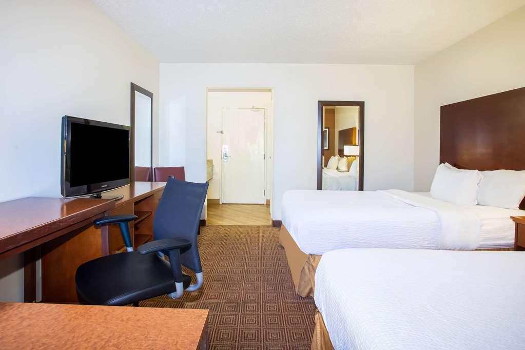 Baymont By Wyndham Columbia, Mo Hotel
