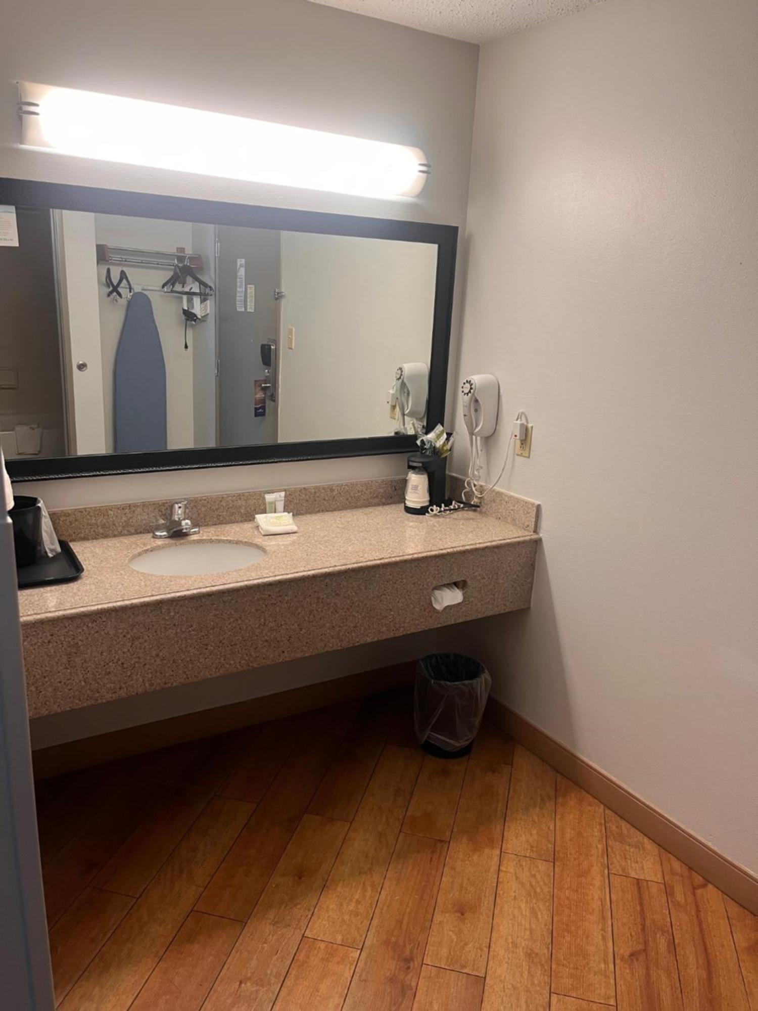 Baymont By Wyndham Columbia, Mo Columbia